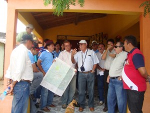 ig.1- Sr. Bosco Coordenador do Projeto na Sede da Associação Comunitária dos Pequenos Produtores de Iguaçu 