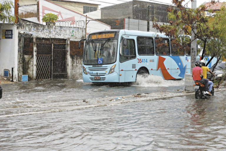 Chuva de janeiro é o dobro da média histórica no Ceará