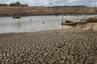 Chove 52% do esperado para abril