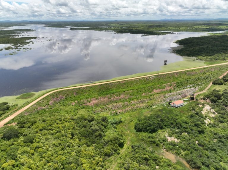 Comitê do Banabuiú avalia operação do Sistema Hídrico Fogareiro–Quixeramobim com usuários das águas